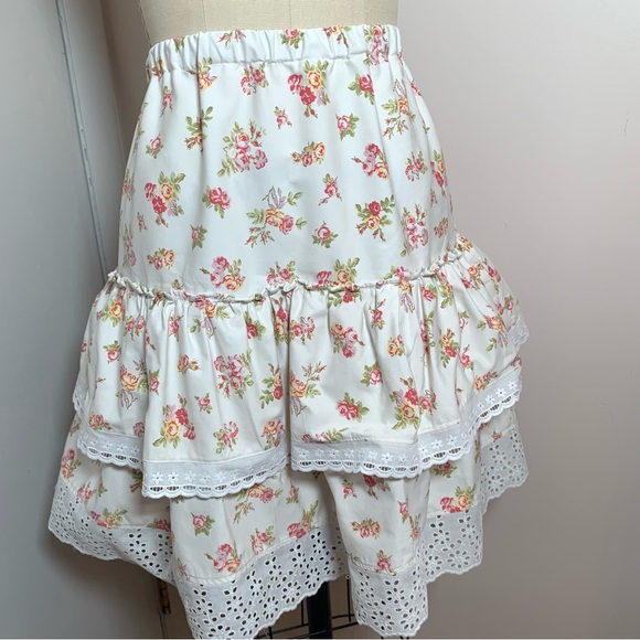 HANDMADE Ruffly Roses Mini Skirt - Picture 4 of 9